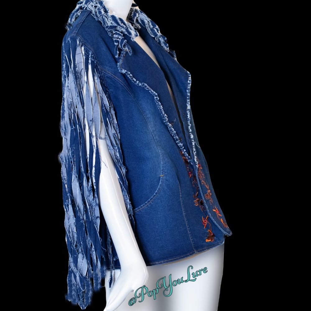 Shredded Jean Jacket With Embroidery